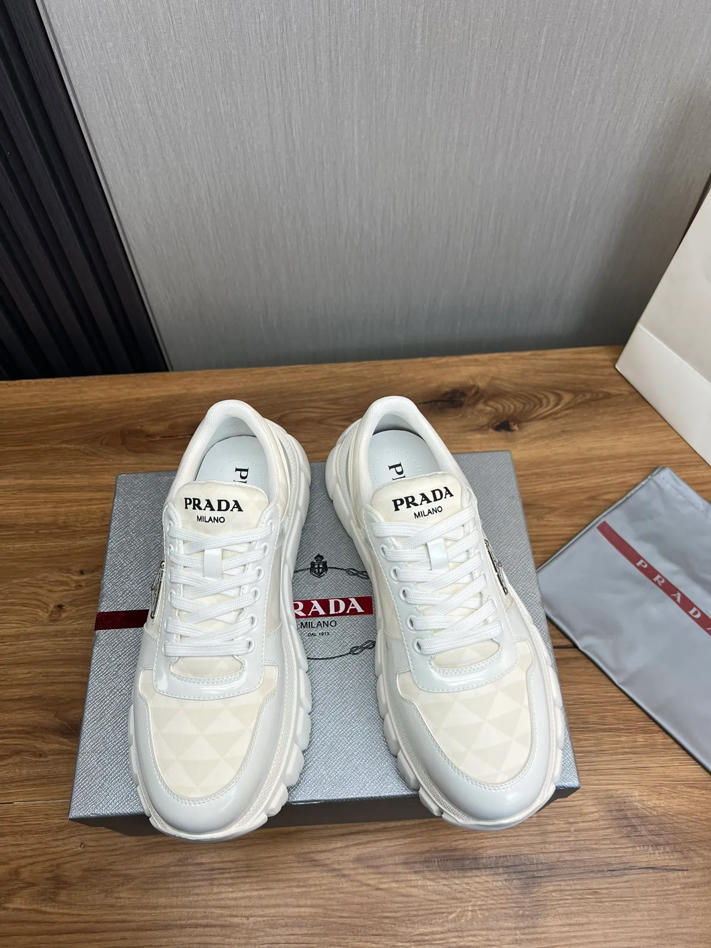 Men's shoes 💰560💰 [PRADA] Men's shoes are popular in the counter, official website is synchronized, 1 high-quality shipment ✔️Original cowhide + cowhide lining, 1🆚1 replica, original sole, 38-45 (45 customized, non-refundable)